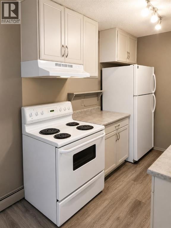 211 6 Street NE — photo 3