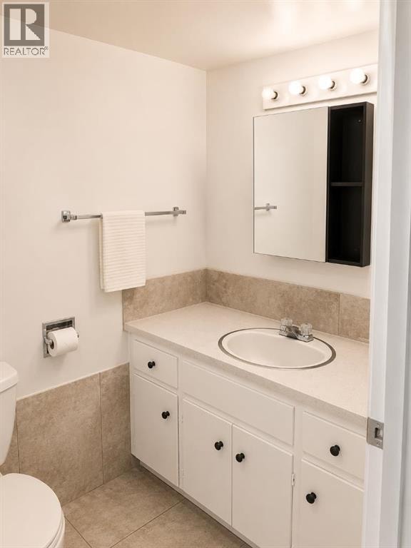 211 6 Street NE — photo 5