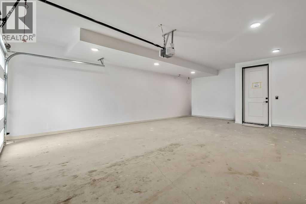 712 Bridge Crescent NE — photo 46