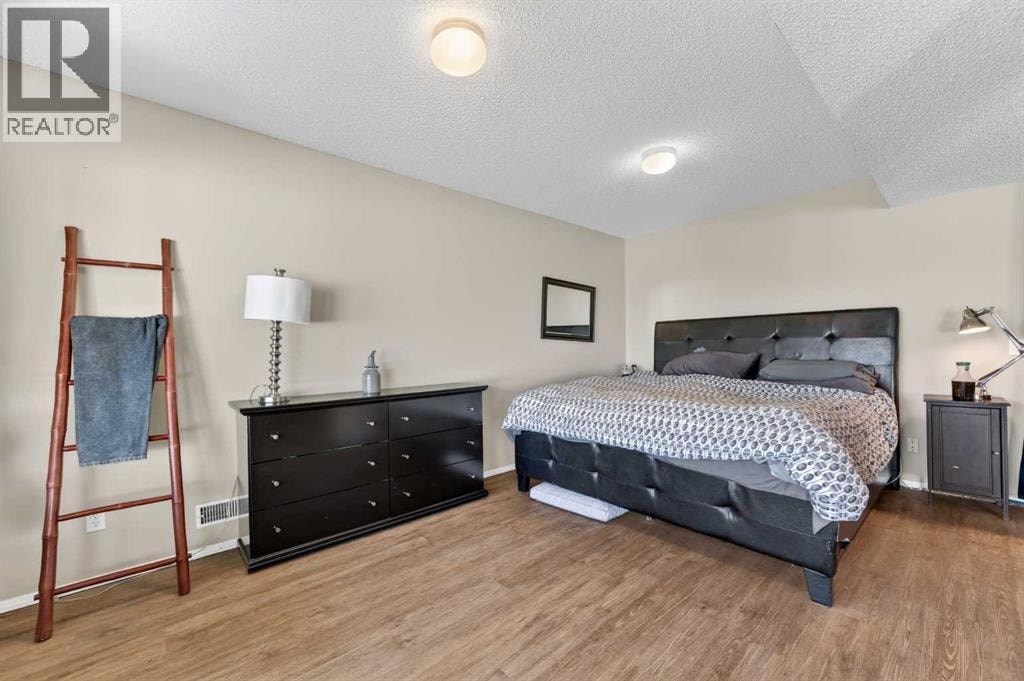 44 Bridlepost Green SW — photo 29