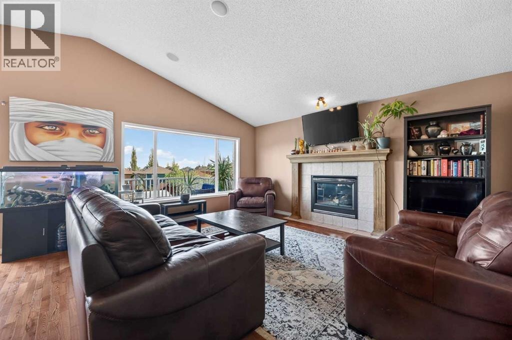 44 Bridlepost Green SW — photo 12