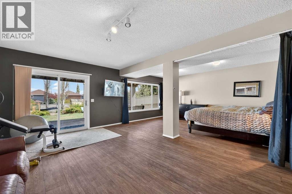 44 Bridlepost Green SW — photo 27