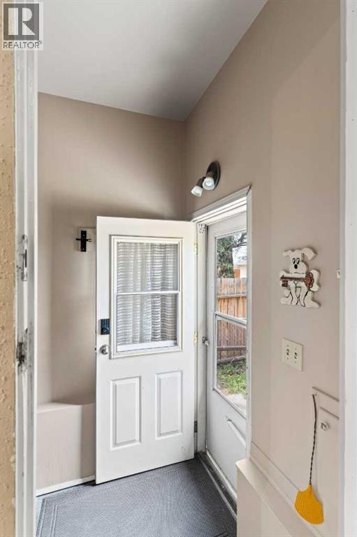 616 34 Avenue NE — photo 28