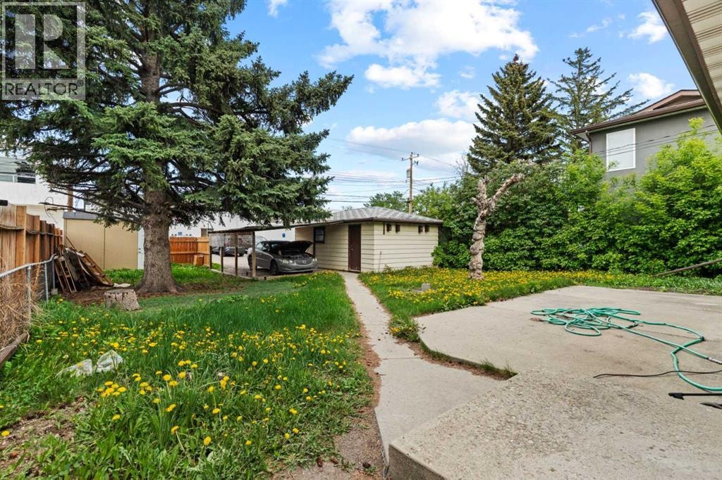 616 34 Avenue NE — photo 39