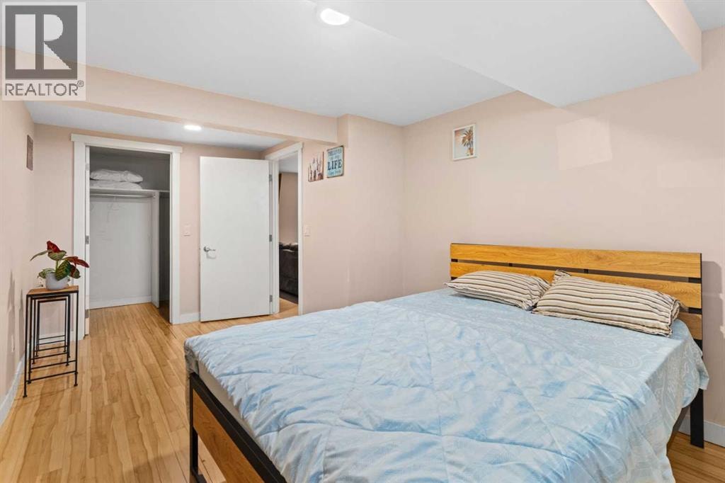 616 34 Avenue NE — photo 38