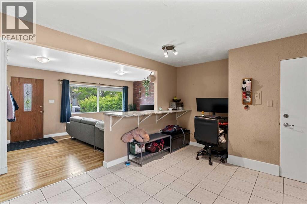 616 34 Avenue NE — photo 19