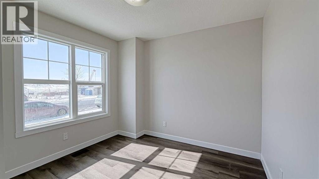 282 Alpine Avenue SW — photo 4