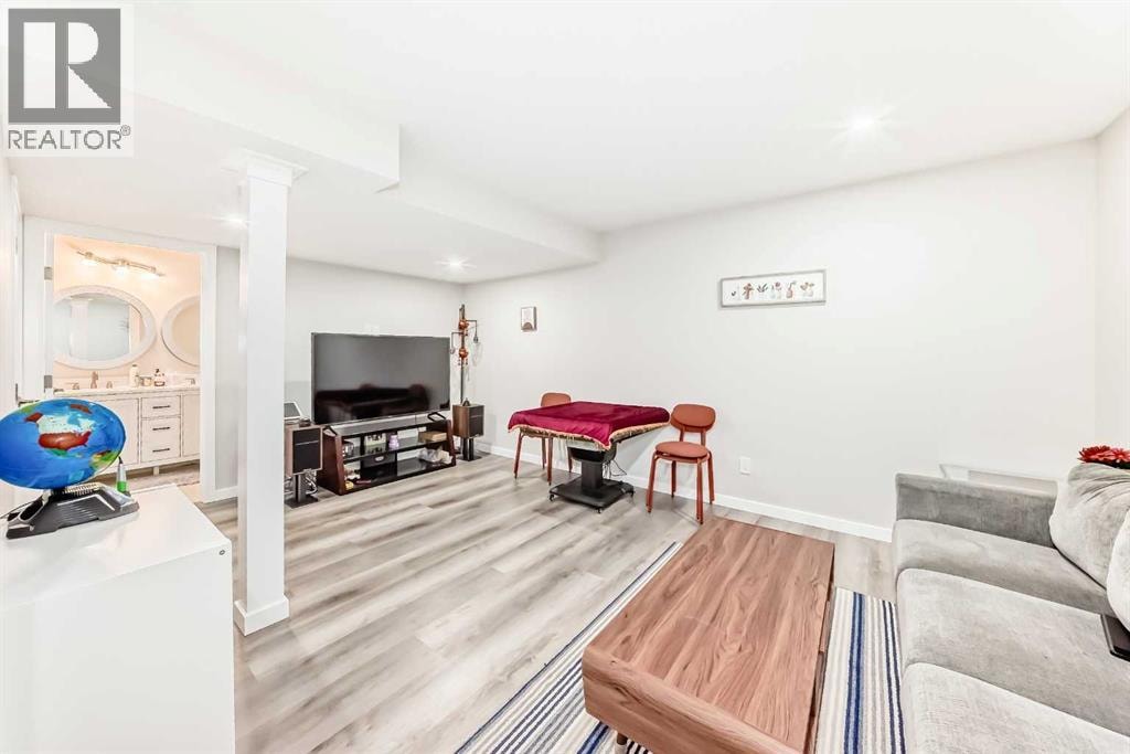 131 Carringham Road NW — photo 40