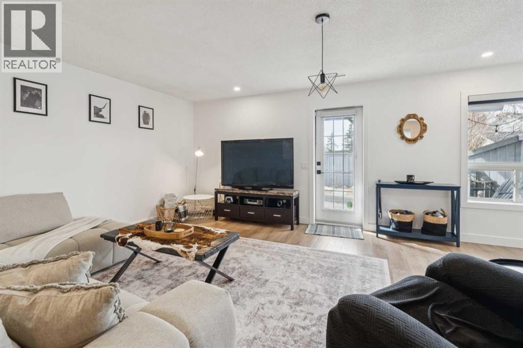 194 Martinglen Way NE — photo 21