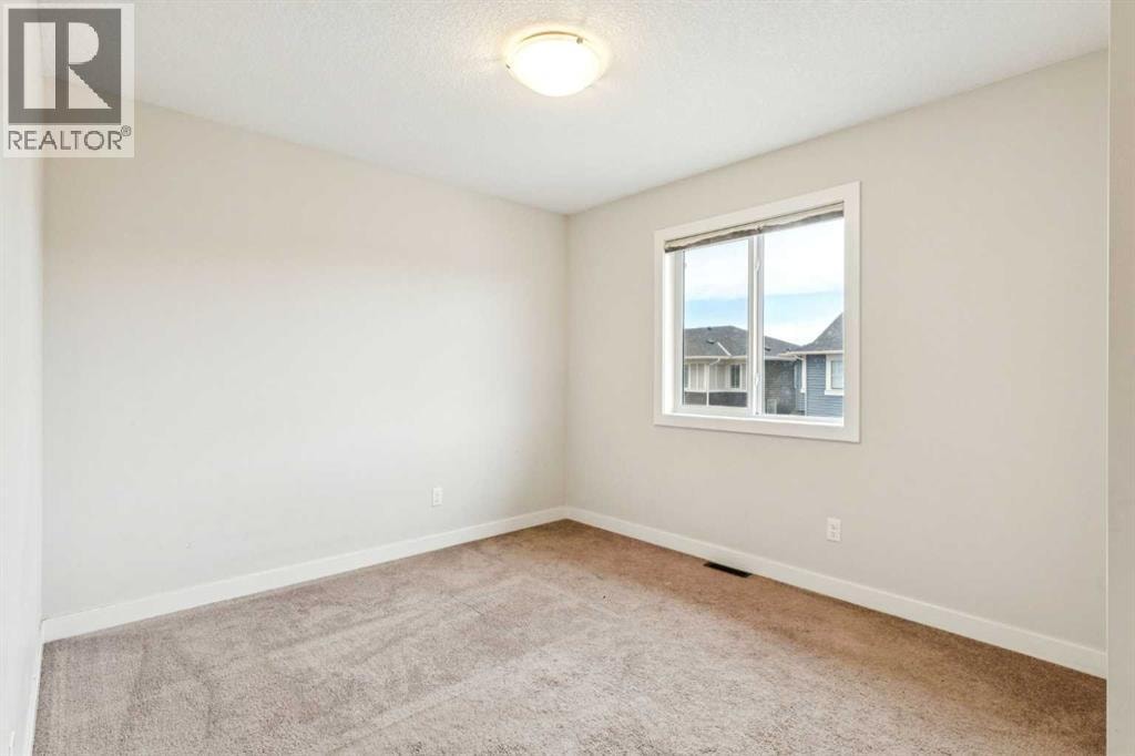 118 Saddlestone Park NE — photo 32
