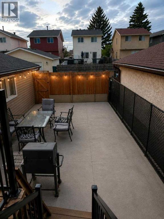 6479 68 Street NE — photo 2