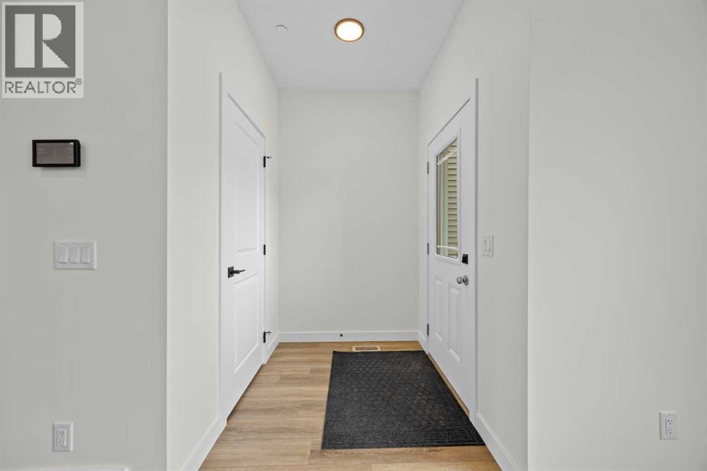 41 Hotchkiss Gardens SE — photo 2
