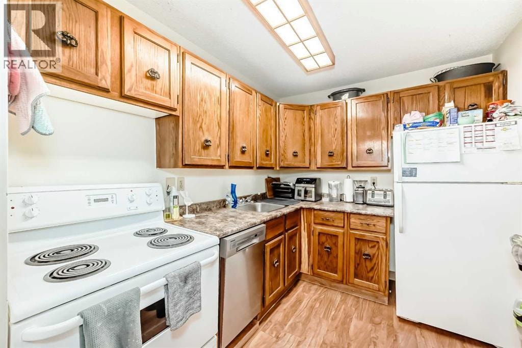 5212, 315 Southampton Drive SW — photo 5