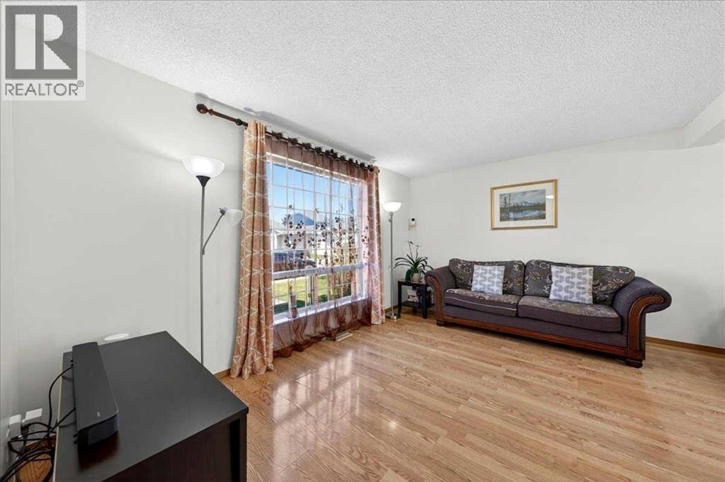 124 Martinwood Court NE — photo 3