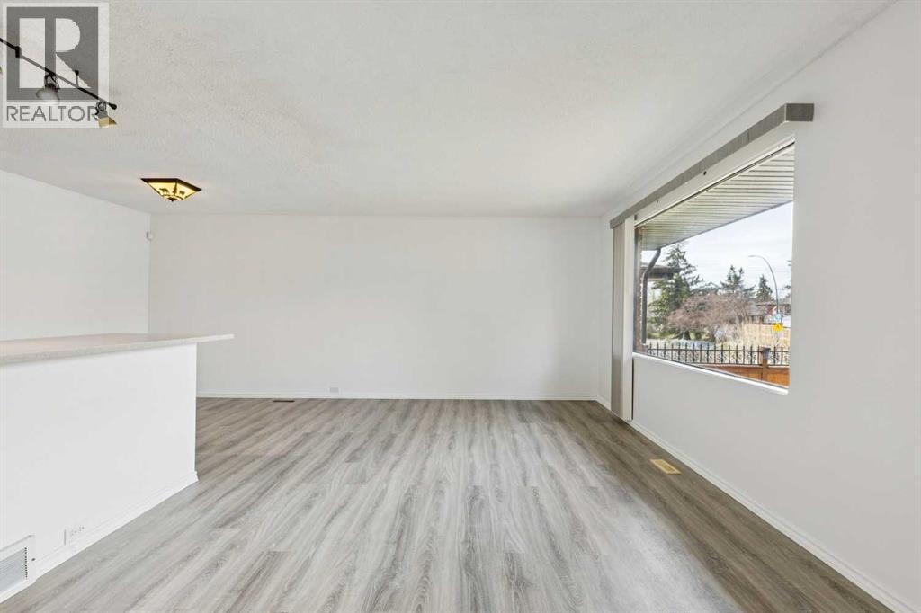 12 Huntwick Way NE — photo 3