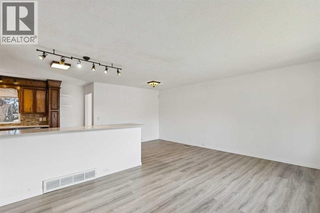 12 Huntwick Way NE — photo 4