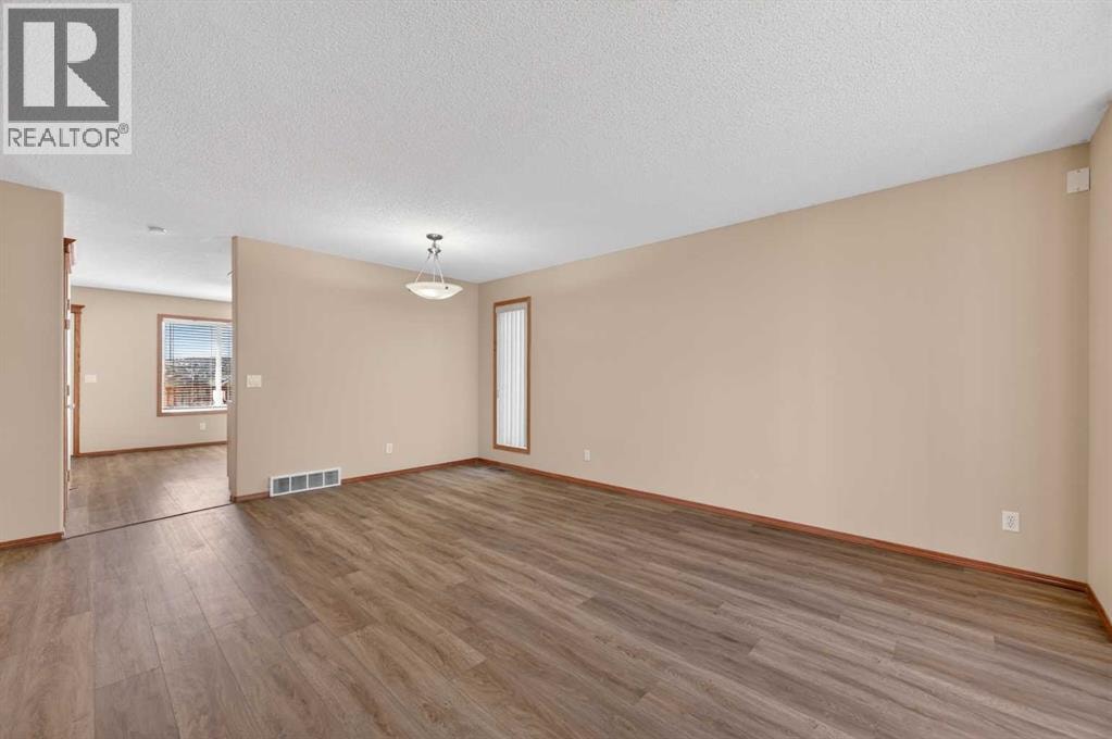 126 Evansmeade Crescent NW — photo 5
