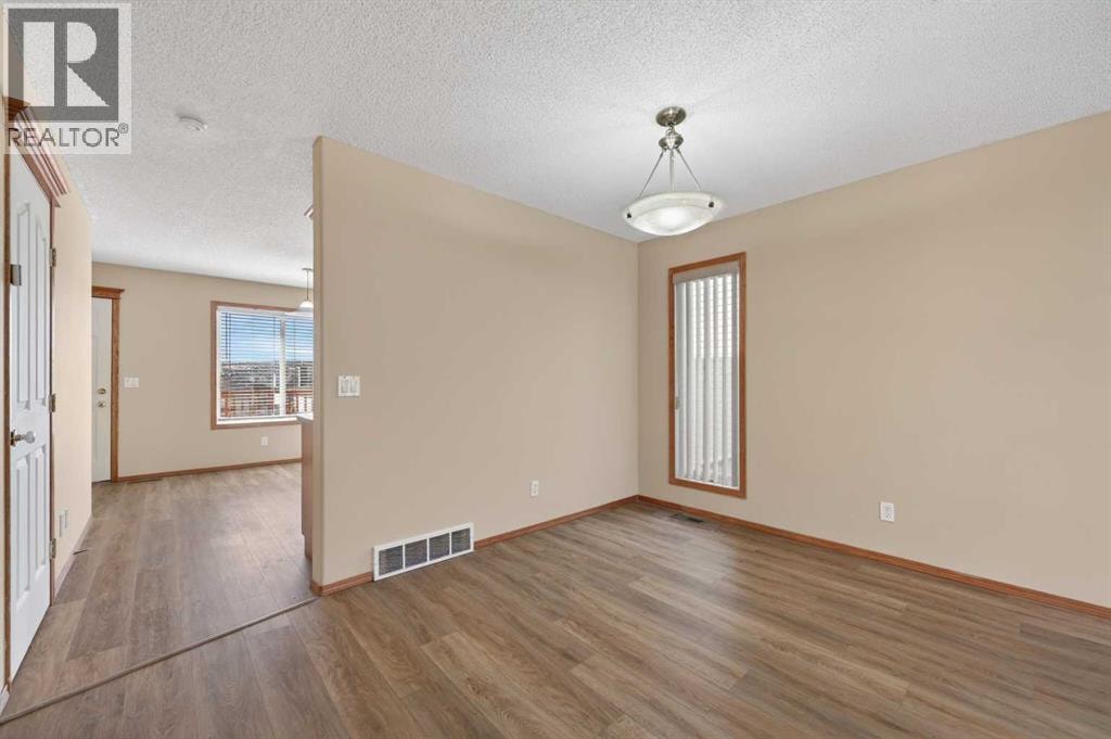126 Evansmeade Crescent NW — photo 9