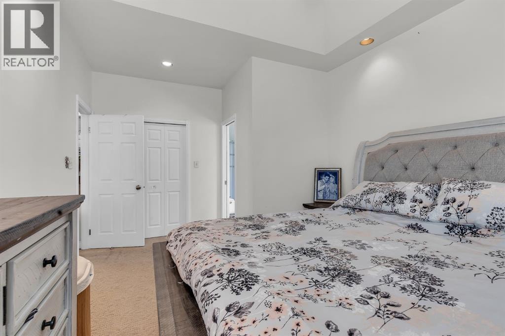 1811 13 Avenue NW — photo 16