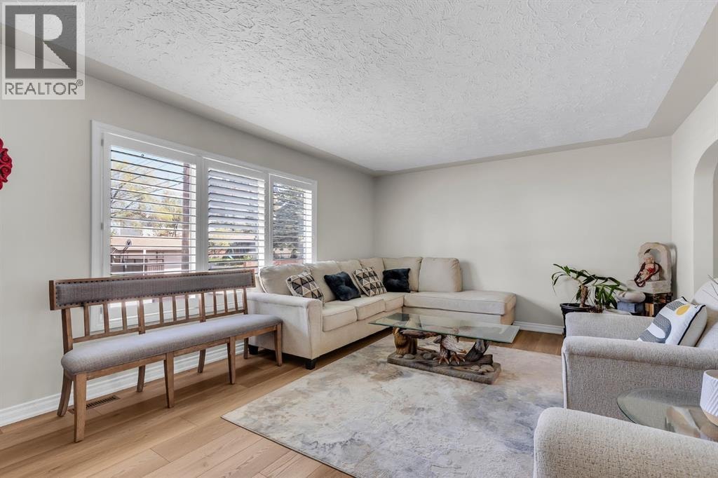 1811 13 Avenue NW — photo 4