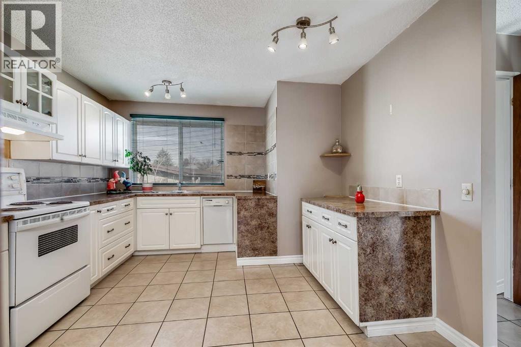 248 Huntcroft Road NE — photo 8