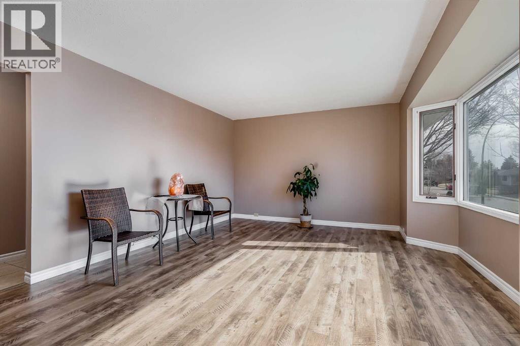 248 Huntcroft Road NE — photo 4