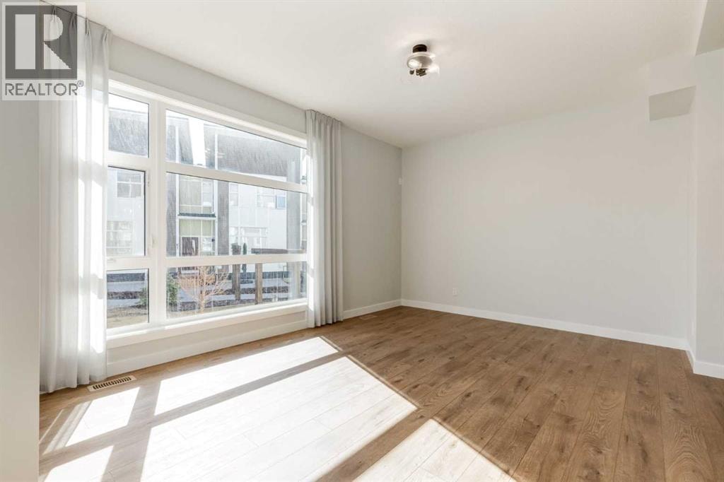 121 Walden Lane SE — photo 2
