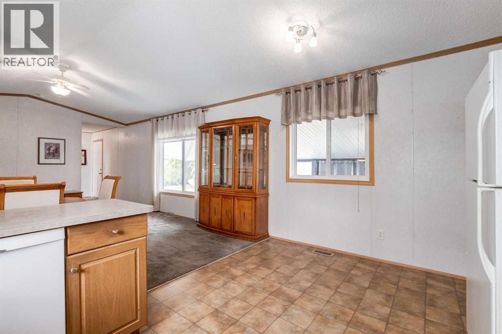 95, 99 Arbour Lake Road NW — photo 11