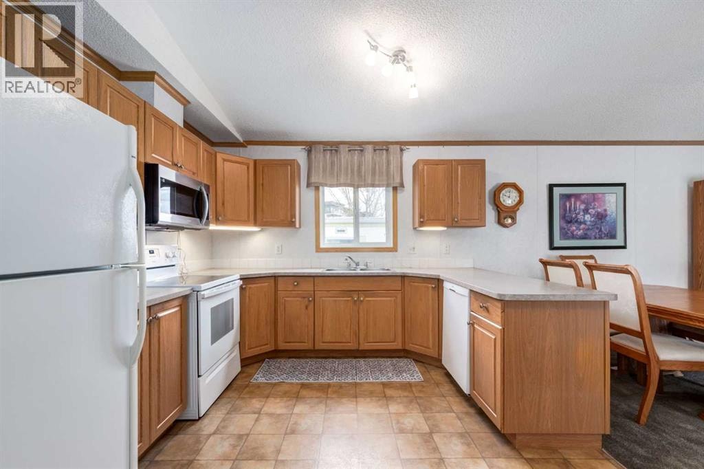 95, 99 Arbour Lake Road NW — photo 9