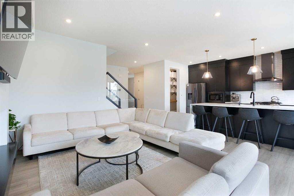 206 Rowley Way NW — photo 16