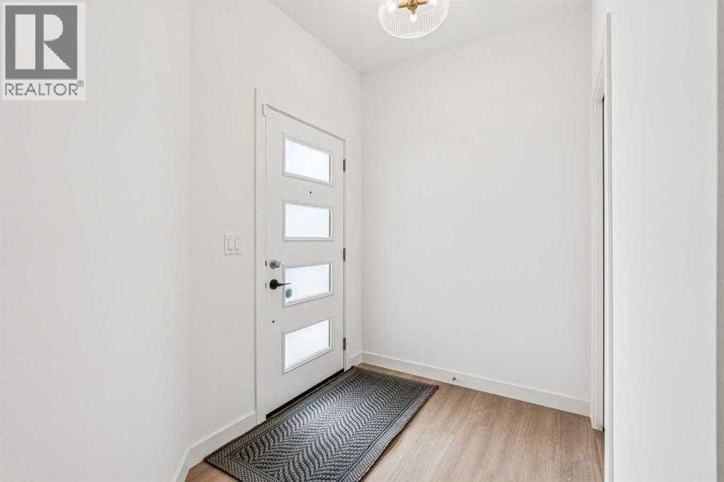 94 prince Crescent — photo 3