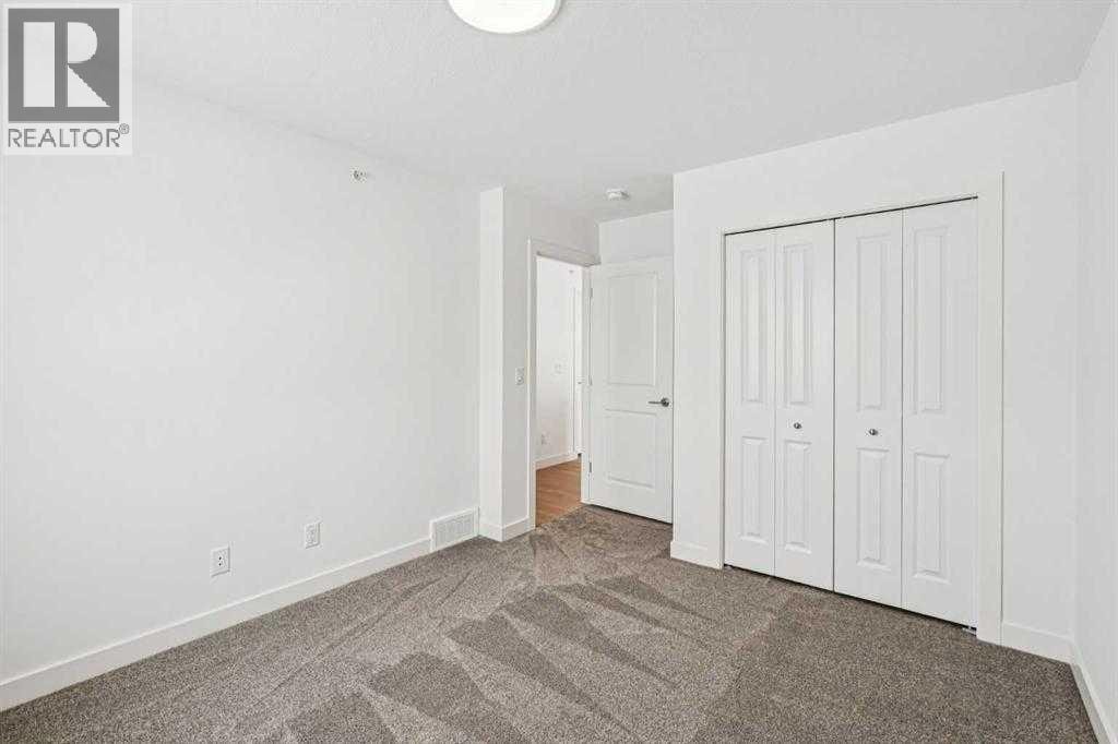 94 prince Crescent — photo 21