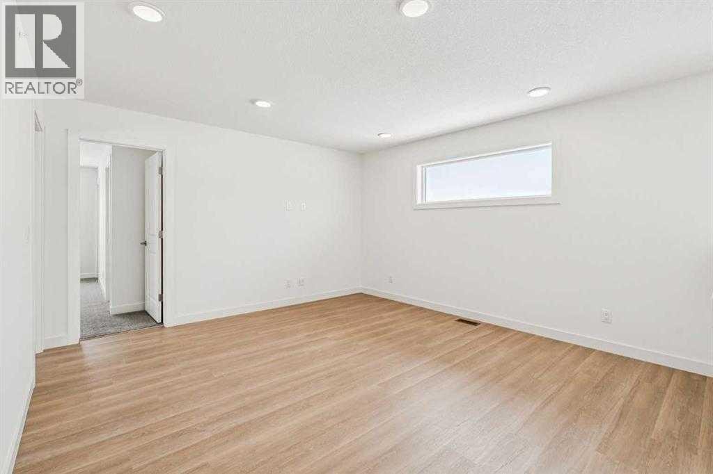 94 prince Crescent — photo 14