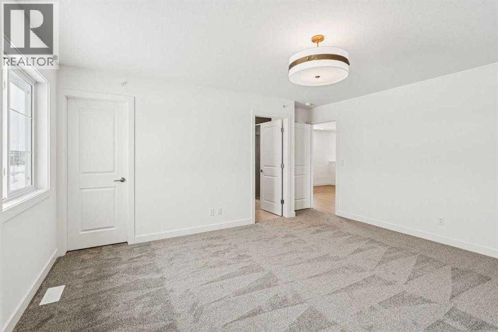 94 prince Crescent — photo 16