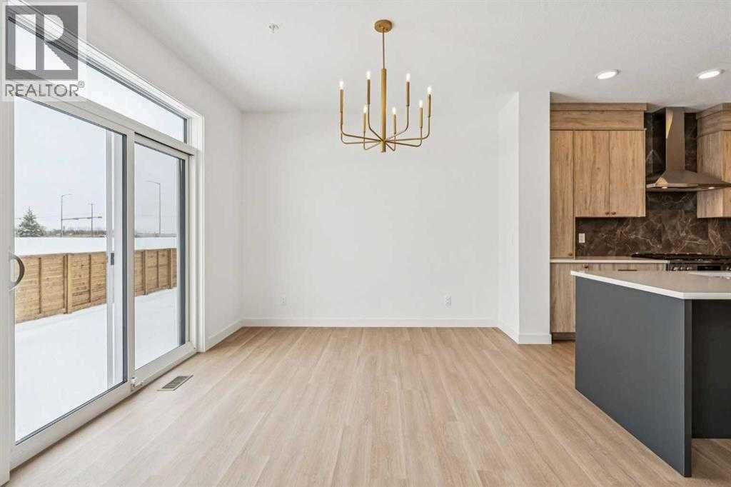 94 prince Crescent — photo 11
