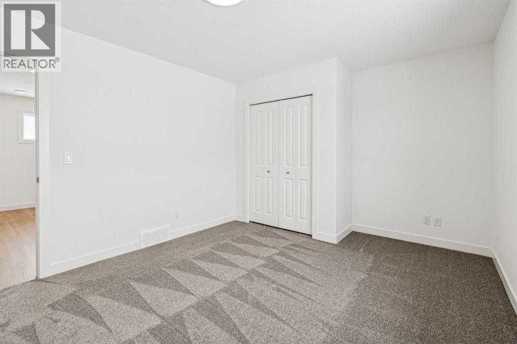 94 prince Crescent — photo 20