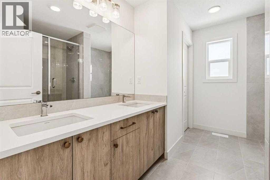 94 prince Crescent — photo 17