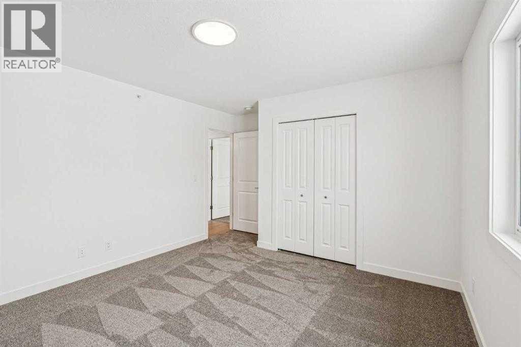94 prince Crescent — photo 22