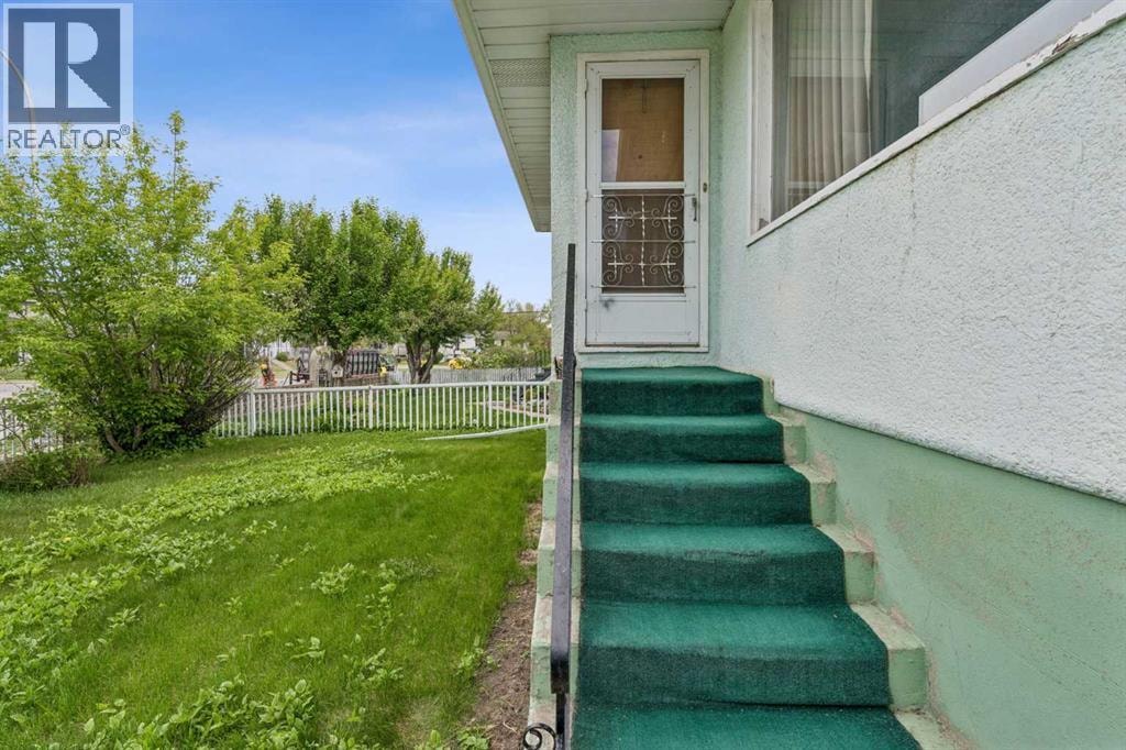 1228 Bantry Street NE — photo 2