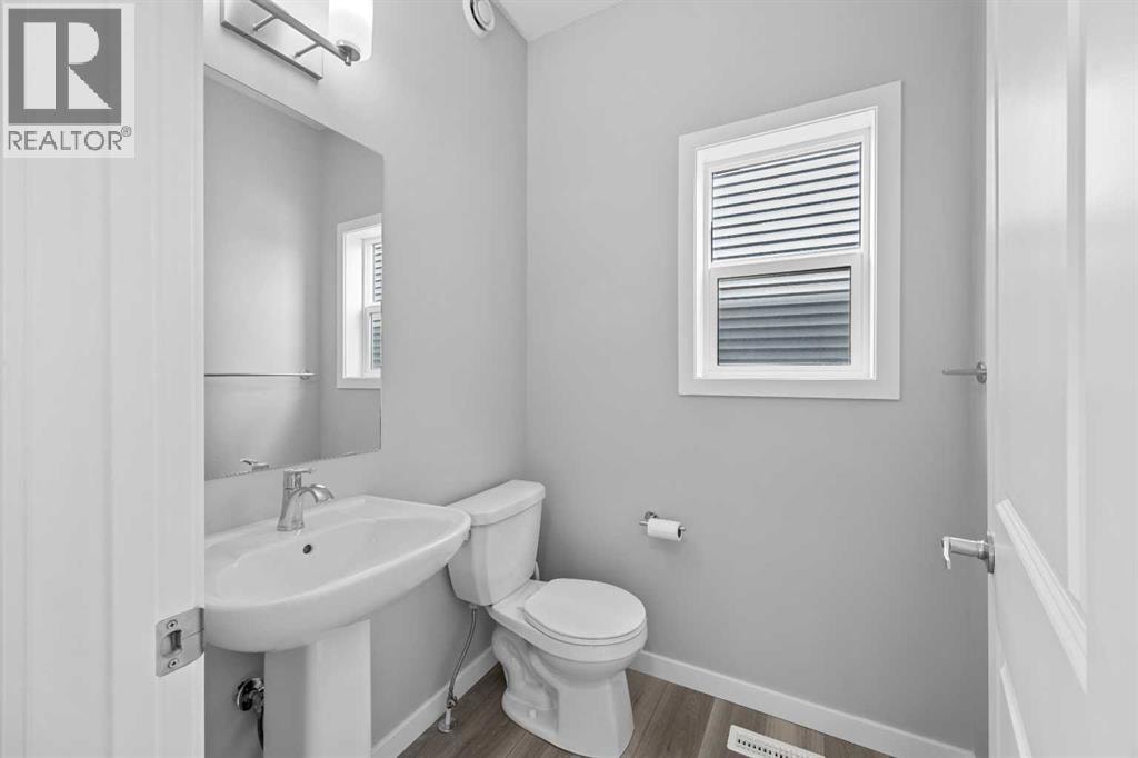 74 Lucas Place NW — photo 17