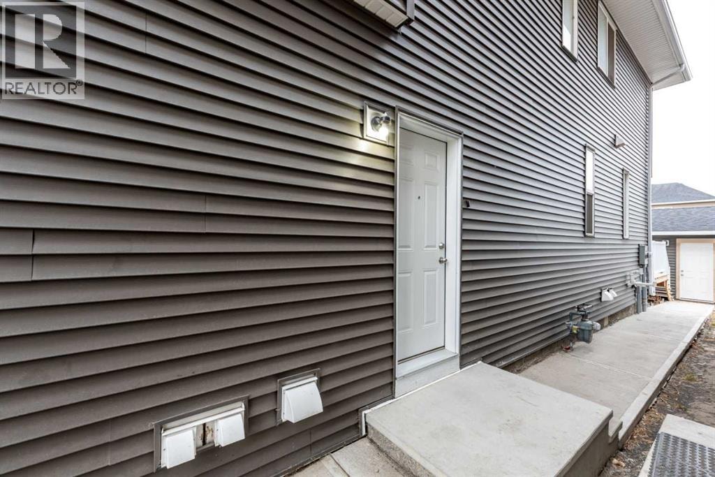 57 Corner Glen Row NE — photo 3