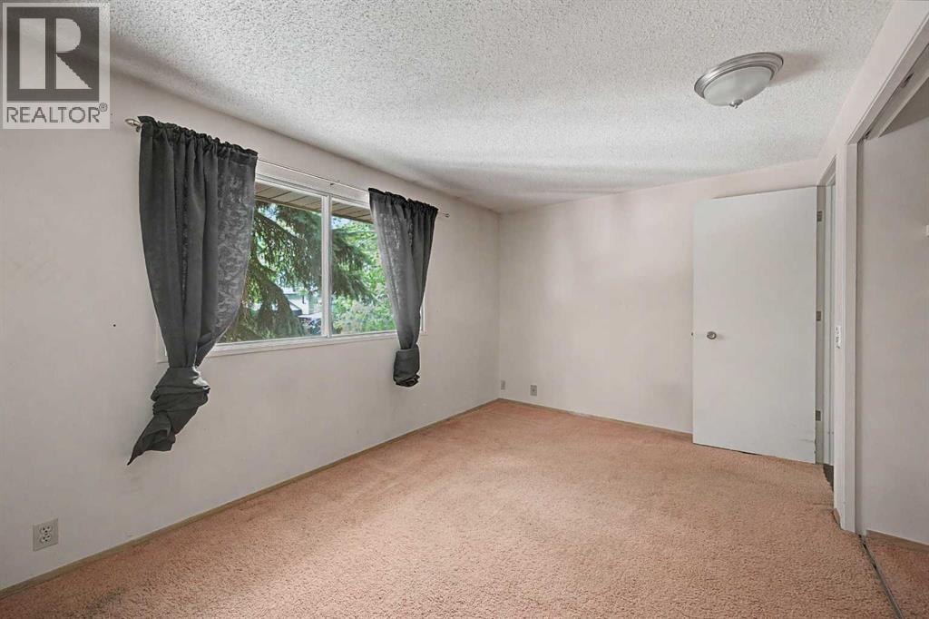 1032 Varsity Estates Drive NW — photo 24