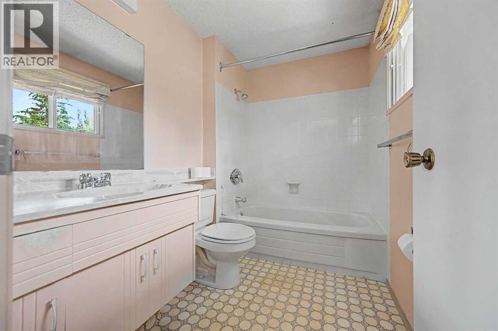 1032 Varsity Estates Drive NW — photo 30