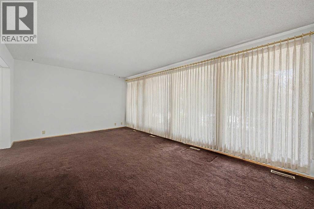1032 Varsity Estates Drive NW — photo 6