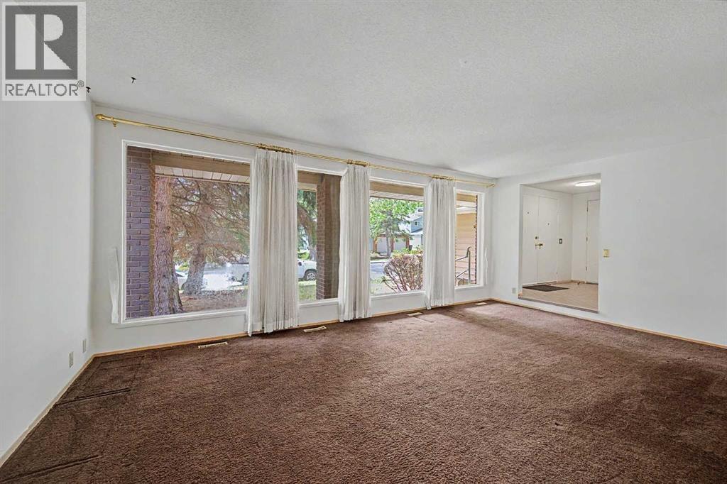 1032 Varsity Estates Drive NW — photo 9