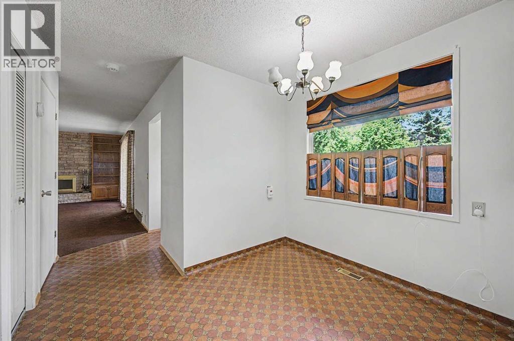 1032 Varsity Estates Drive NW — photo 12