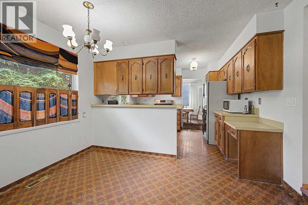 1032 Varsity Estates Drive NW — photo 14