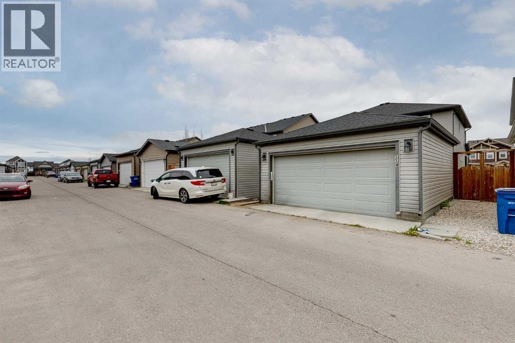 114 Hillcrest Close SW — photo 35