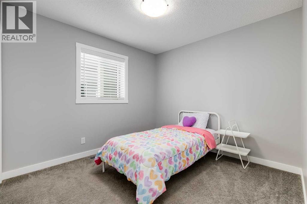 114 Hillcrest Close SW — photo 19