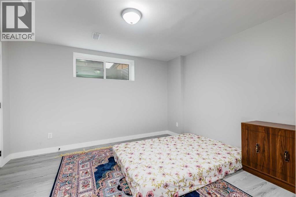 114 Hillcrest Close SW — photo 27